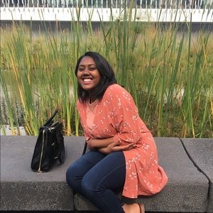 Meet your Posher, Nicole